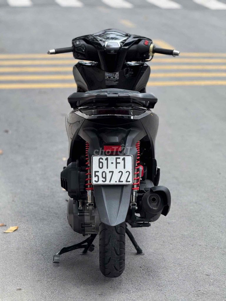 SH 160i ABS 2023 ĐEN BÓNG 9 CHỦ. Mua bán Xe máy tại Thành phố Thủ Đức Tp Hồ Chí Minh được đăng bởi Vũ Vũ hình 6