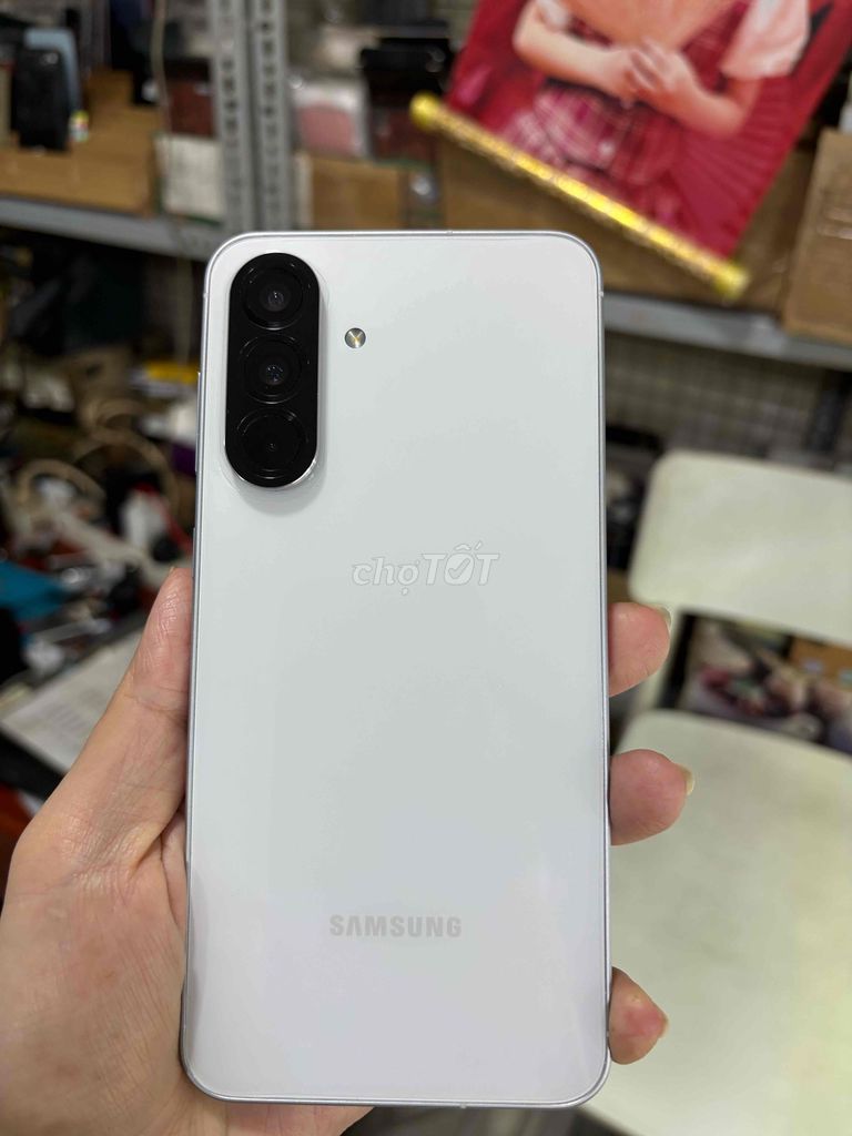 Samsung Galaxy A56 5G 8GB/128GB Trắng. Mua bán Điện thoại tại Quận Bình Tân Tp Hồ Chí Minh được đăng bởi hồ thị thu huyền hình 1