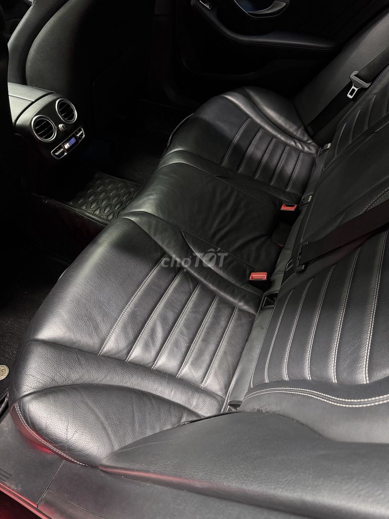 Mercedes-Benz C300 AMG 2017 màu đen. Mua bán Ô tô tại Quận Thanh Xuân Hà Nội được đăng bởi Nguyễn hải Đăng hình 5