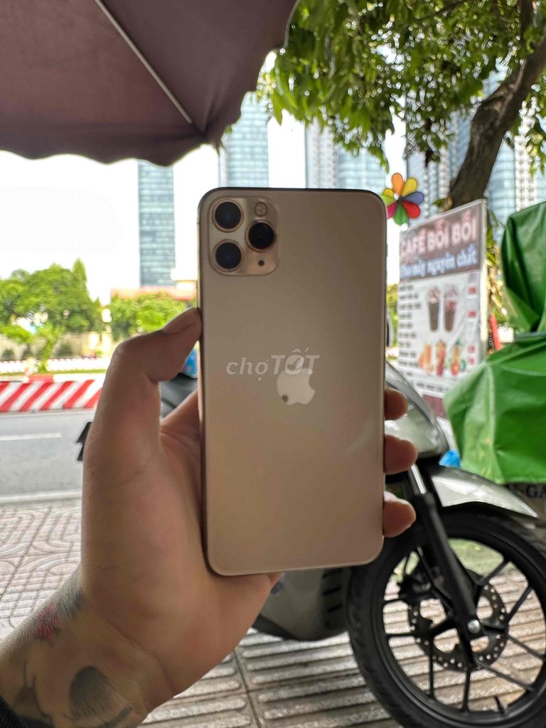 iPhone 11 Pro Max 256GB Vàng pin mới 100 bao zin. Mua bán Điện thoại tại Quận Tân Bình Tp Hồ Chí Minh được đăng bởi Nguyễn Thắng Mobile hình 1
