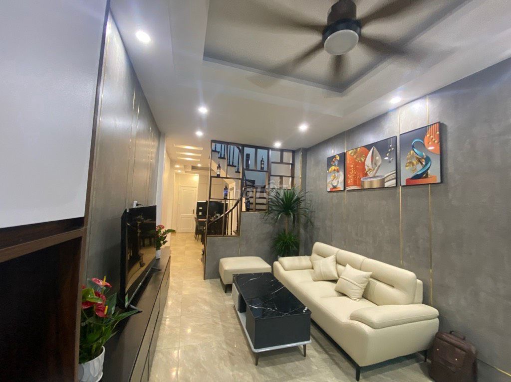 SIÊU PHẨM ĐỘI NHÂN!! 45M2- 5 TẦNG- PHÂN LÔ- Ô TÔ TRÁNH- KINH DOANH