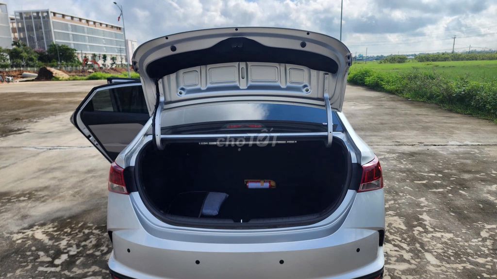Hyundai Accent 2024 số sàn màu xám đẹp. Mua bán Ô tô tại Quận 12 Tp Hồ Chí Minh được đăng bởi Xuân Trường hình 11