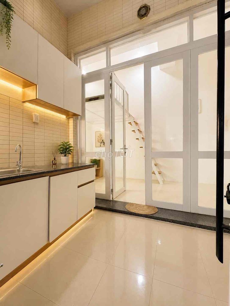 Căn Hộ Quận 10 Cao Cấp - Ban Công Lầu 1 Thông Thoáng