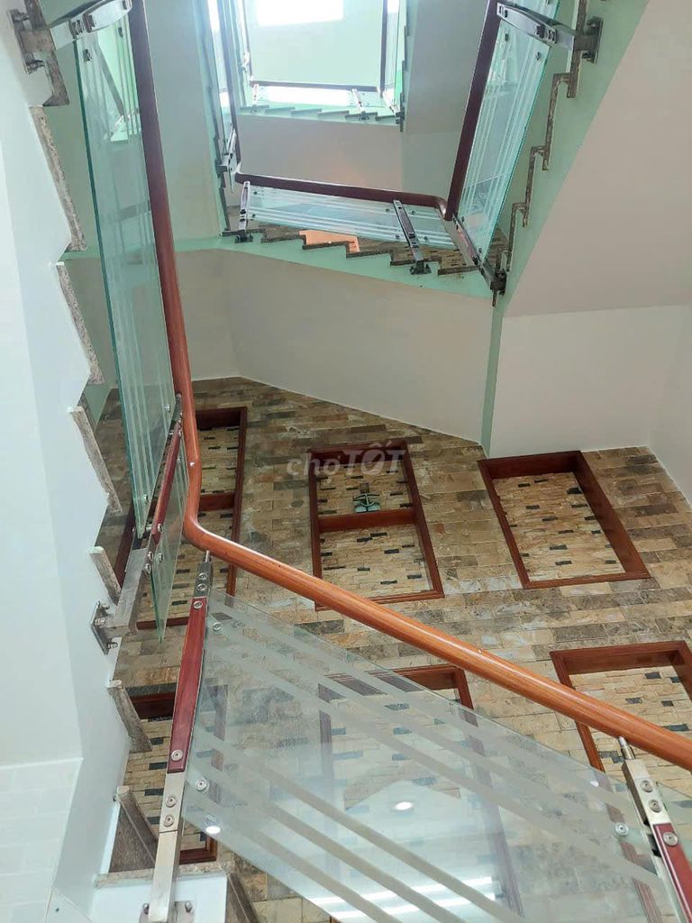 Аренда · 4 комн. · 80 м² · Quận 6, ул. Đường An Dương Vương