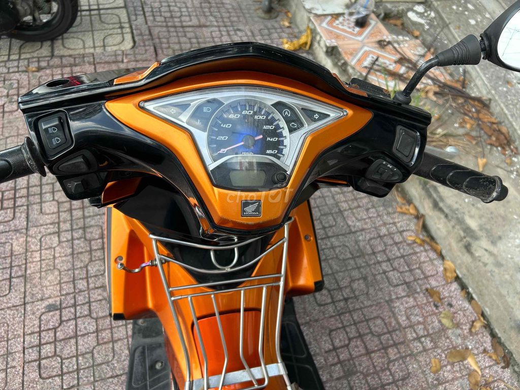 Honda AB 125fi máy zin êm chính chủ. Mua bán Xe máy tại Thành phố Mỹ Tho Tiền Giang được đăng bởi Trân Phong hình 5