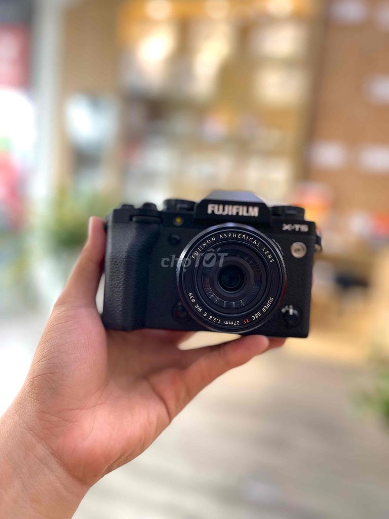 Pass Body Đen Fuji XT5 siêu siêu lướt. Mua bán Máy ảnh, Máy quay tại Quận 1 Tp Hồ Chí Minh được đăng bởi Mint King hình 1