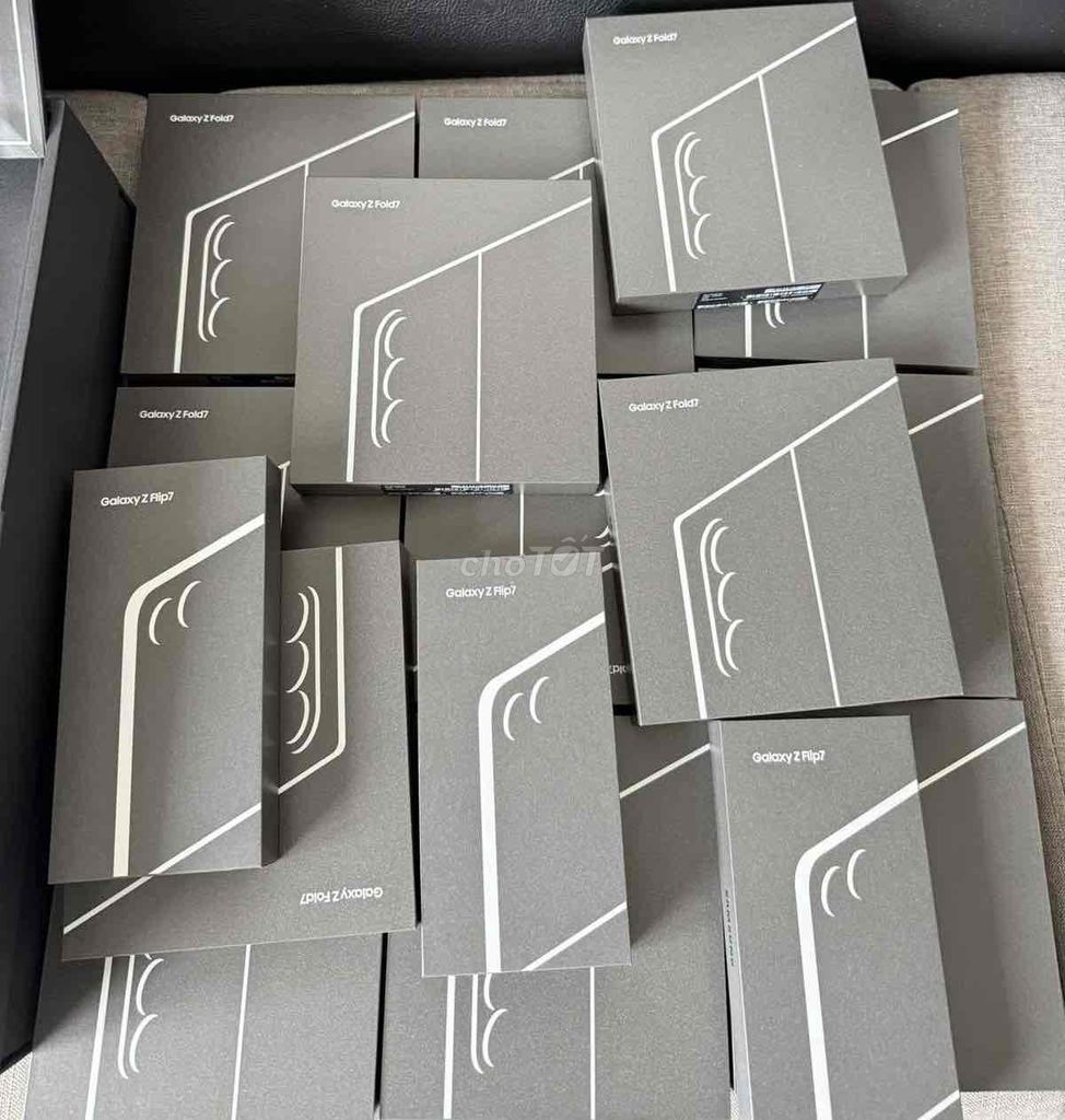 Samsung Z Flip 7 5G 256GB - 512GB Full NewSeal VN. Mua bán Điện thoại tại Quận 5 Tp Hồ Chí Minh được đăng bởi BVTMOBILE HỆ THỐNG BÁN LẺ UY TÍN hình 4