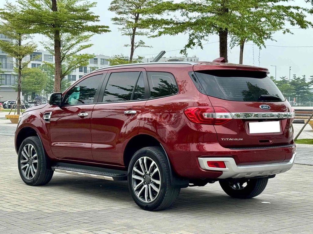 Ford Everest Titanium 1 cầu 2021 Đỏ 8 vạn km