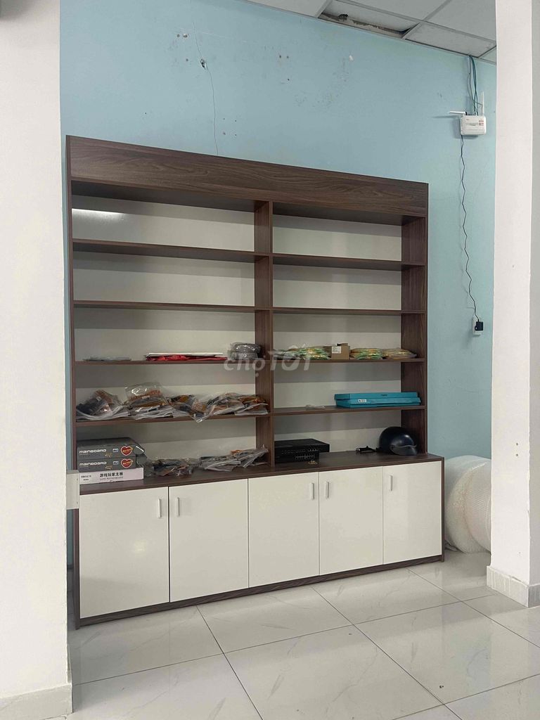cần thanh lý hệ kệ và toàn bộ bàn ghế văn phòng. Mua bán Đồ dùng văn phòng tại Quận 12 Tp Hồ Chí Minh được đăng bởi Công ty TNHH thiết bị Công nghệ Vy Anh hình 4