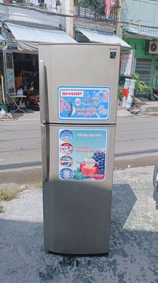 Tủ lạnh Sharp 250lit zin đẹp chạy lạnh êm. Mua bán Tủ lạnh tại Quận Phú Nhuận Tp Hồ Chí Minh được đăng bởi Nguyễn Thị Cẩm Tiên