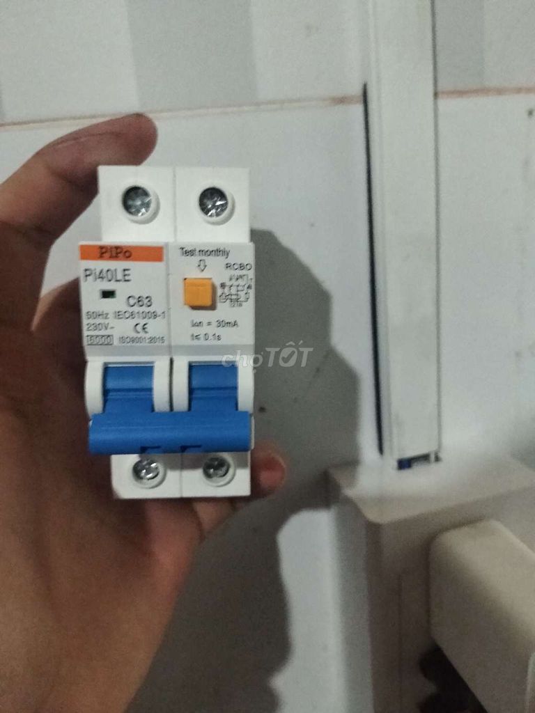 Aptomat chống giật PiPo P140LE Trắng mới. Mua bán Nội thất, đồ gia dụng khác tại Thị xã Phú Mỹ Bà Rịa - Vũng Tàu được đăng bởi Nguyễn Trung Hiếu  hình 1