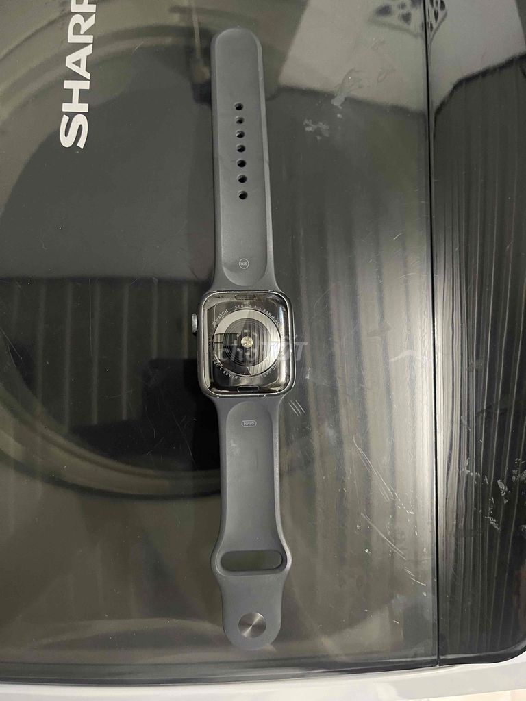 Apple Watch Series 4 Xám 44mm. Mua bán Thiết bị đeo thông minh tại Quận Gò Vấp Tp Hồ Chí Minh được đăng bởi Jos Trần Gia Huy hình 1