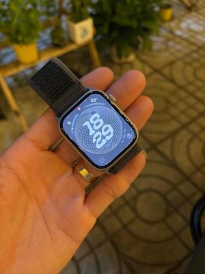 Apple Watch s7 45mm gps starlight Pin 85% 2ngày