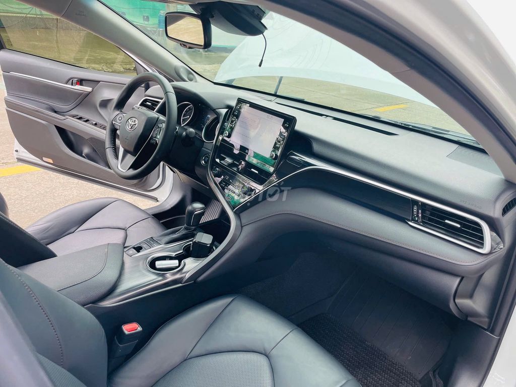 Toyota Camry 2.0Q 2021 - 66000 km. Mua bán Ô tô tại Thành phố Thủ Dầu Một Bình Dương được đăng bởi trần thị khánh huyền  hình 7