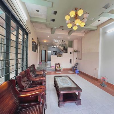 CHO THUÊ NHÀ VILA SÂN VƯỜN (TRƯỚC /SAU)
