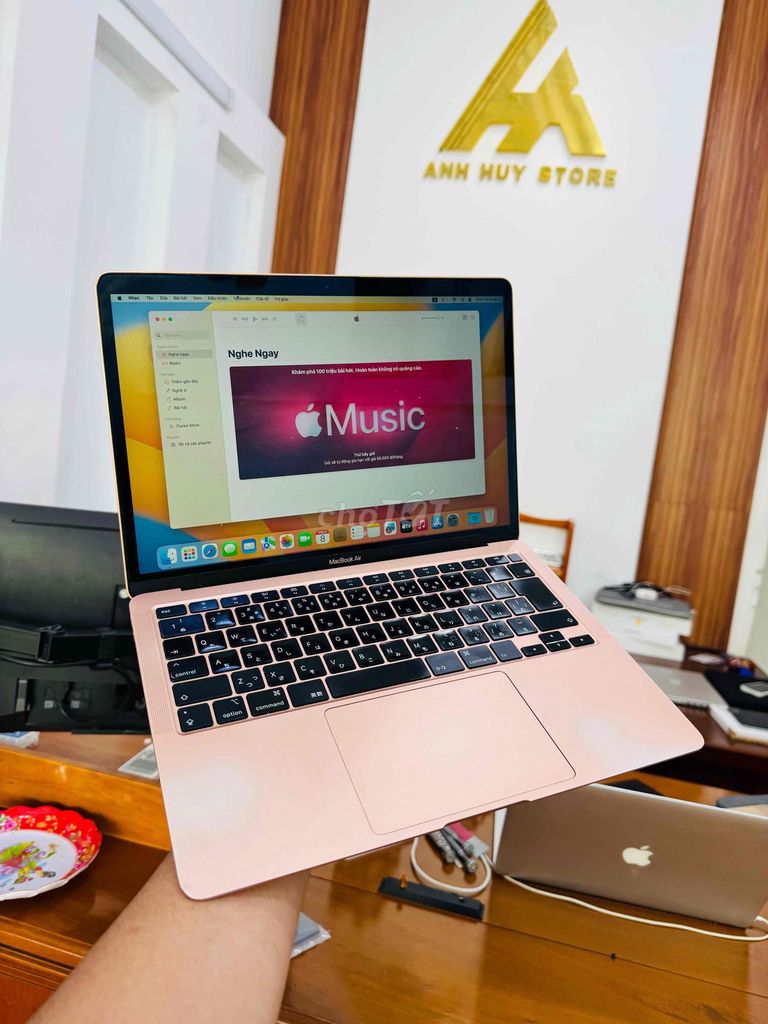 Apple MacBook Air 2020 i3 8GB/256GB. Mua bán Laptop tại Quận Ninh Kiều Cần Thơ được đăng bởi ĐIỆN THOẠI LAPTOP ANH HUY hình 1