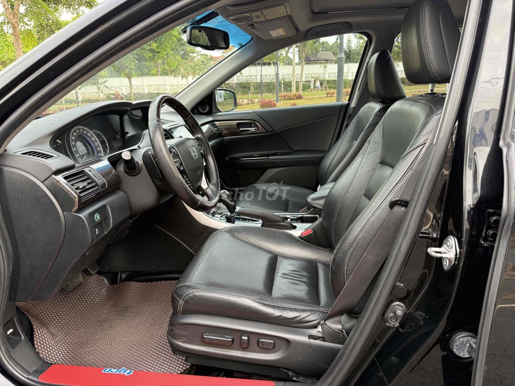 Honda Accord 2016 Đen. Mua bán Ô tô tại Thành phố Buôn Ma Thuột Đắk Lắk được đăng bởi Auto Ngân Nguyên BMT hình 9