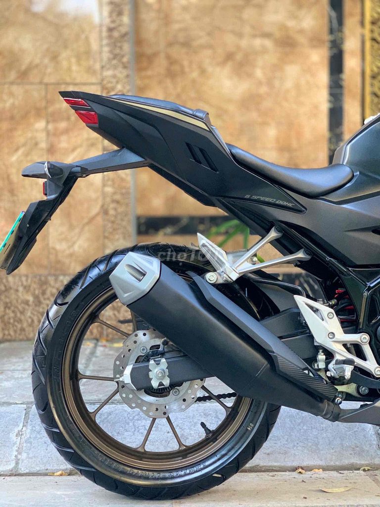 HONDA CBR150 ABS FI cuối 2024 vành vàng tem mới. Mua bán Xe máy tại Quận Cầu Giấy Hà Nội được đăng bởi Tong motor xe may hình 4