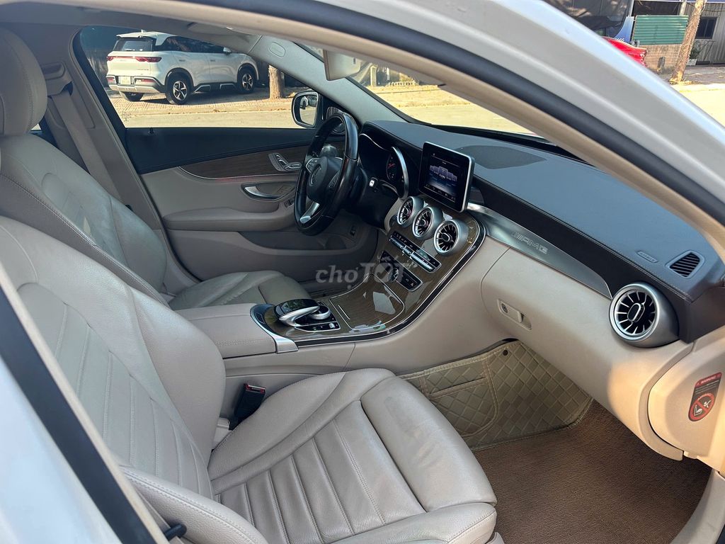 Mercedes-Benz C250 Exclusive 2016 màu trắng. Mua bán Ô tô tại Quận Thanh Xuân Hà Nội được đăng bởi Nguyễn Tuấn Hoàng hình 12