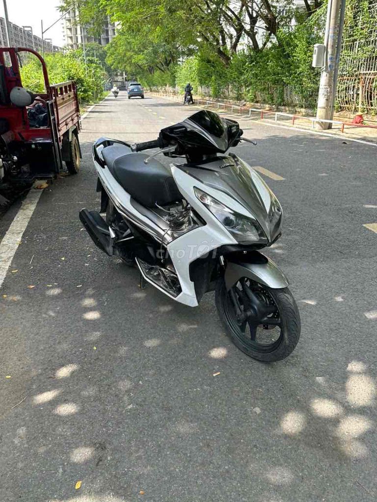Honda Air Blade 2014 бело-серебристый Хошимин