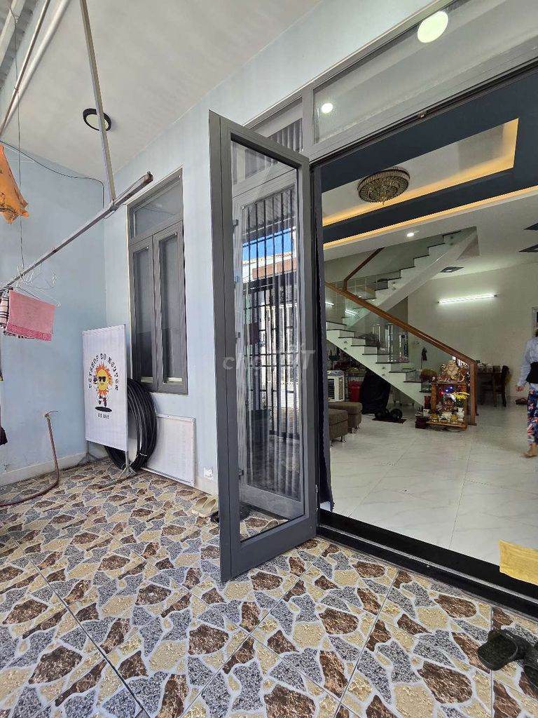 Bán nhà 2 tầng kiệt oto cách bến xe Đà Nẵng 2km
70m2.
Giá 3ty350. Mua bán nhà ở tại Quận Cẩm Lệ Đà Nẵng được đăng bởi Huỳnh Nga hình 1