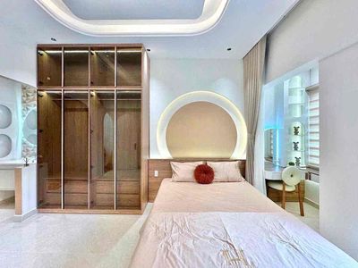 Rent · 5 bd · 36 м² · Quận Tân Bình, ул. Đường Bành Văn Trân