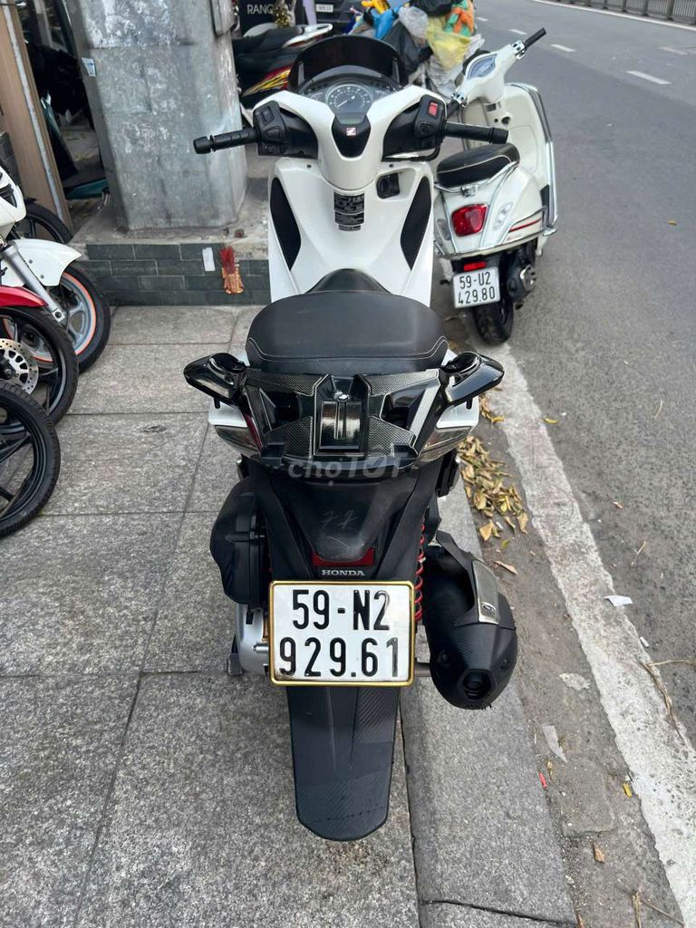 Honda SH 150i 2018 mới 90% Bstp chính chủ. Mua bán Xe máy tại Quận Tân Phú Tp Hồ Chí Minh được đăng bởi Tuanduy hình 4