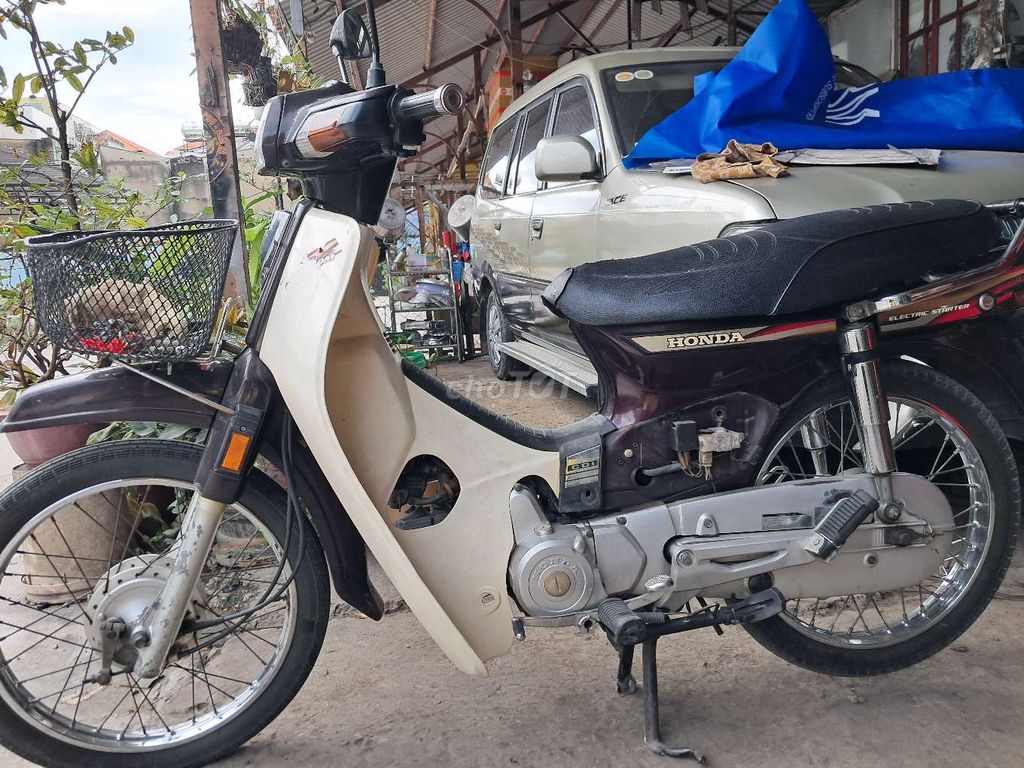 Honda Super Dream màu Nâu Trắng. Mua bán Xe máy tại Quận 8 Tp Hồ Chí Minh được đăng bởi Hùng hình 1