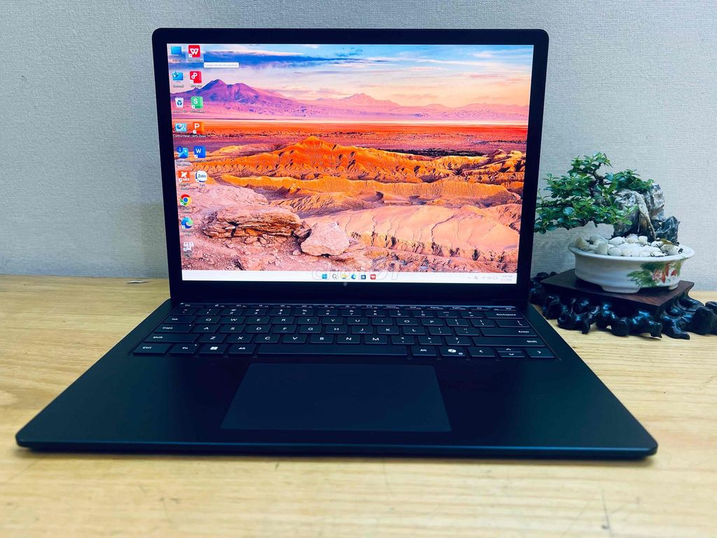 Surface 6 - Utra5 135H| 16G| SSD | LCD 13" 2K. Mua bán Laptop tại Thành phố Thủ Dầu Một Bình Dương được đăng bởi Huỳnh Thắng  hình 1