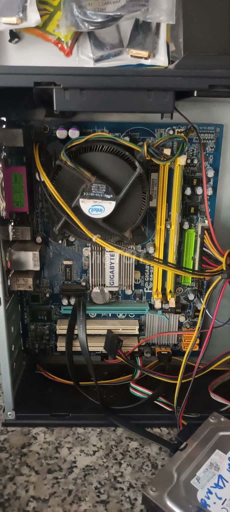 FPT Desktop Gigabyte Đen Văn phòng. Mua bán Máy tính để bàn tại Thành phố Bà Rịa Bà Rịa - Vũng Tàu được đăng bởi thiện hình 1