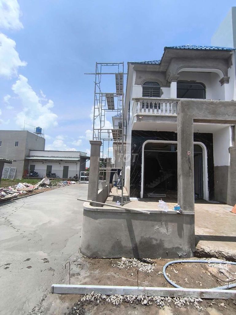 CĂN GÓC  2 MẶT TIỀN 122M2 GẦN CHỢ TRUNG THÀNH TẶNG FULL NỘI THẤT. Mua bán nhà ở tại Huyện Cần Đước Long An được đăng bởi Vũ Thiên hình 2
