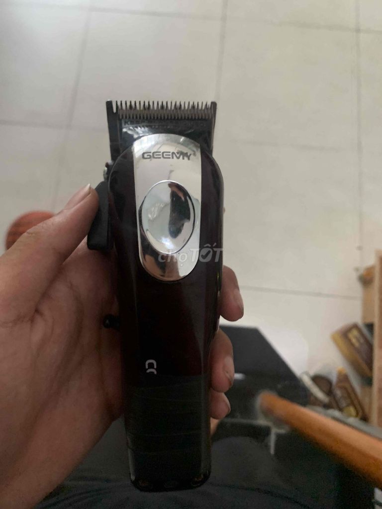Tông đơ Geemy GM-805 Nâu. Mua bán Nội thất, đồ gia dụng khác tại Quận Thanh Khê Đà Nẵng được đăng bởi nguyên hoàng hình 1
