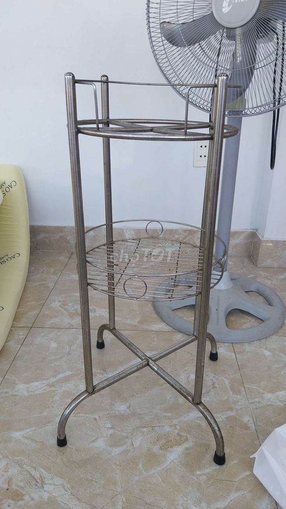 Kệ bình nước Inox Bạc Hiện đại Bền đẹp. Mua bán Nội thất, đồ gia dụng khác tại Quận Tân Phú Tp Hồ Chí Minh được đăng bởi Đinh Nguyễn hình 1