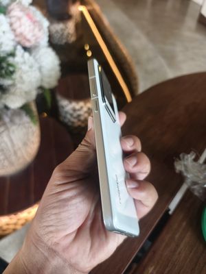 Realme GT6 12GB/256GB Trắng Chuyên game