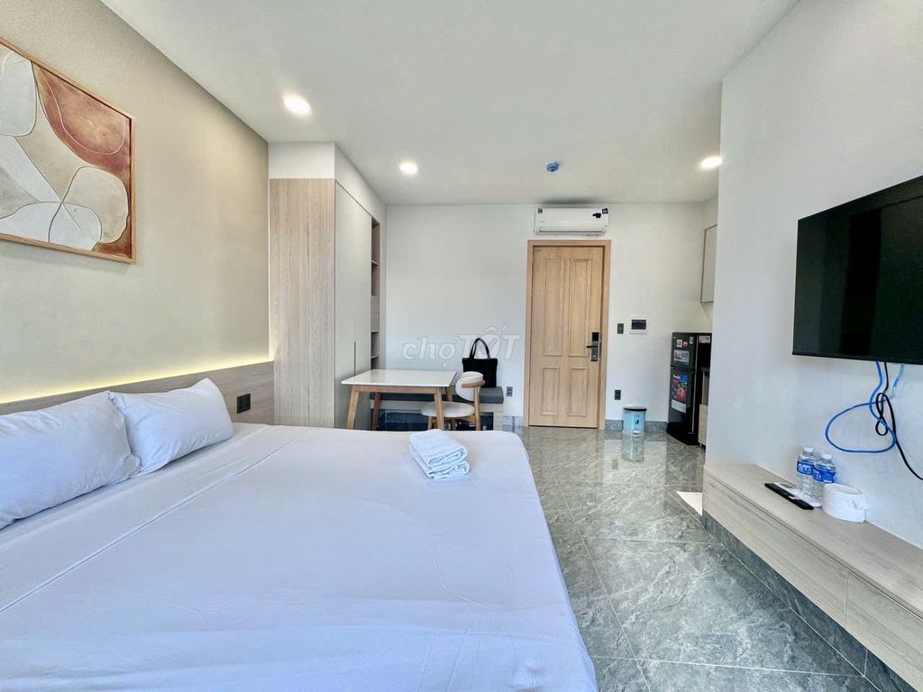 7th-floor penthouse studio near the beach — photo 6