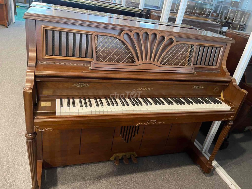 Đàn piano cơ Samick Cổ điển Nâu giá tại kho. Mua bán Nhạc cụ tại Huyện Cần Giuộc Long An được đăng bởi World piano hình 1