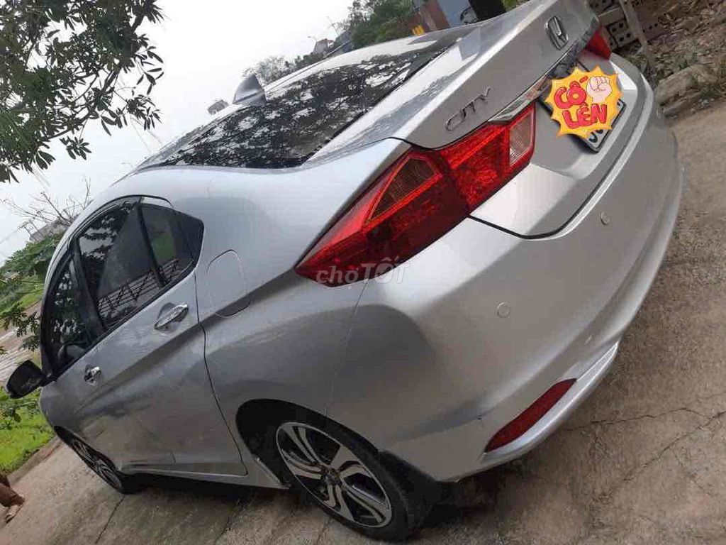 Honda City 2014 автомат серебристый