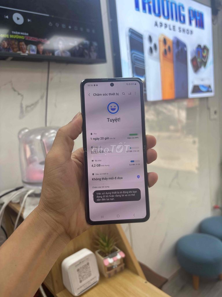 Samsung Galaxy Z Flip 5G 256GB Đen. Mua bán Điện thoại tại Quận Sơn Trà Đà Nẵng được đăng bởi Diễm Diễm hình 1