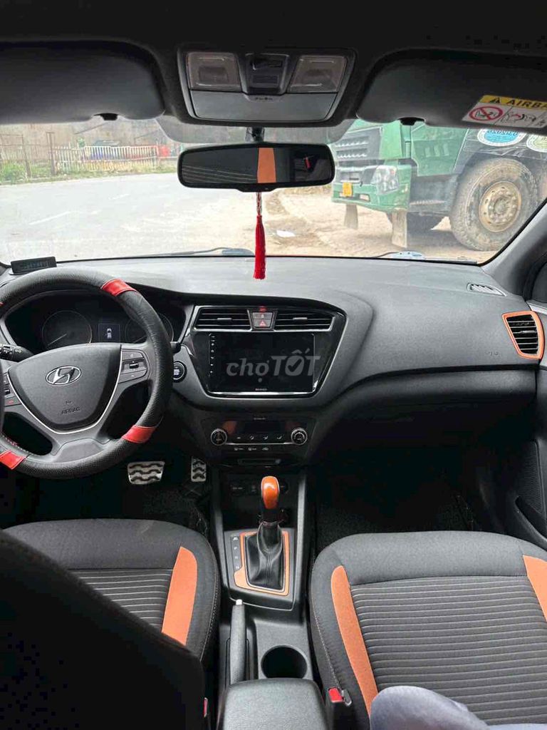 Hyundai i20 2017 Active 1.4 AT - 70000 km. Mua bán Ô tô tại Quận Bắc Từ Liêm Hà Nội được đăng bởi Nguyễn Ngọc hình 11