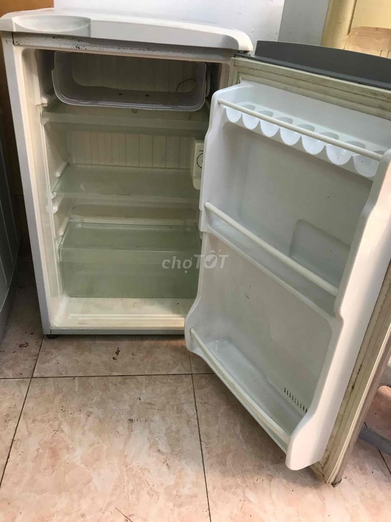 tủ lạnh Sanyo 90L máy móc zin lạnh nhanh có bh