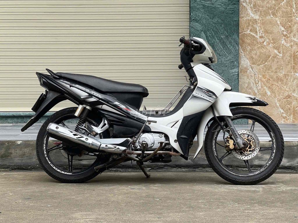 Yamaha Jupiter Gravita 2008 белый черный