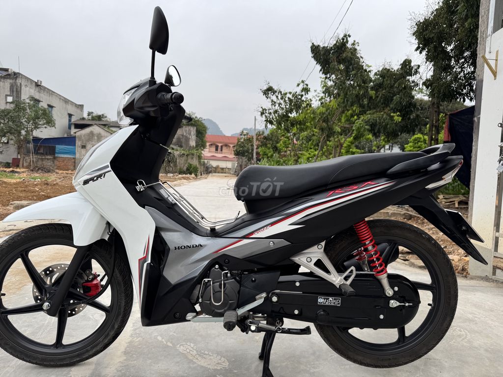 Xe chính chủ. Đi 8000. Mua bán Xe máy tại Thành phố Thái Nguyên Thái Nguyên được đăng bởi Win hình 1