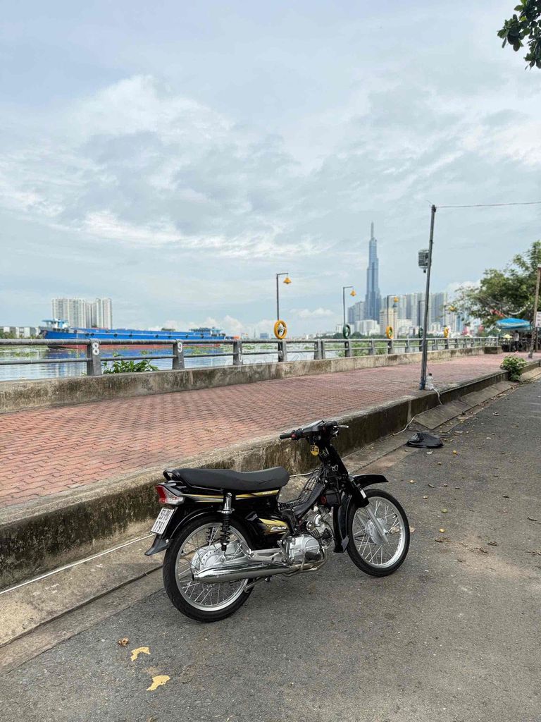 Honda Dream Super Đen с амортизаторами Redleo