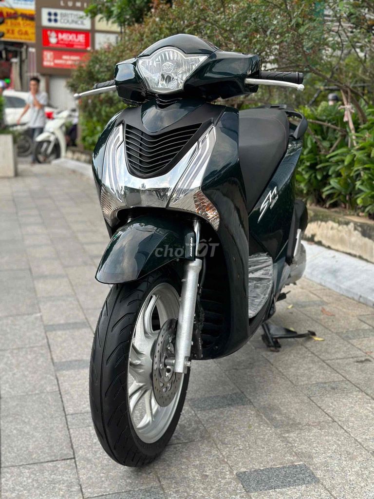 Cần bán SH 150 CBS 2016 khoá Smartkey cực chất. Mua bán Xe máy tại Quận Đống Đa Hà Nội được đăng bởi Xe Máy Vượng Trung hình 1