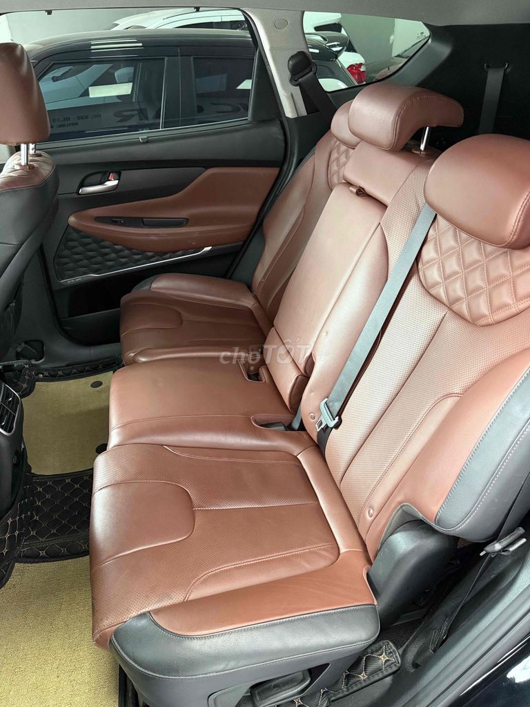 Hyundai Santafe 2022 2.2D Premium Đen 65.000km. Mua bán Ô tô tại Thành phố Thủ Đức Tp Hồ Chí Minh được đăng bởi Bá Lộc hình 9