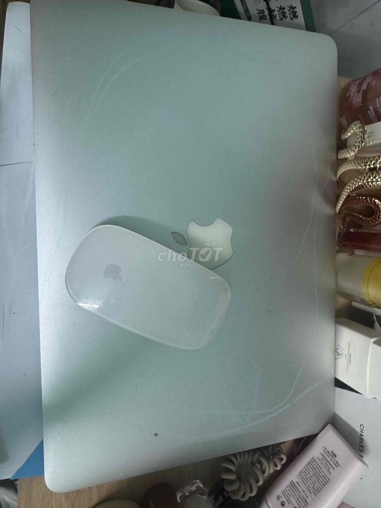 Apple MacBook Air Bạc + Chuột. Mua bán Laptop tại Quận 4 Tp Hồ Chí Minh được đăng bởi Trâm hình 1