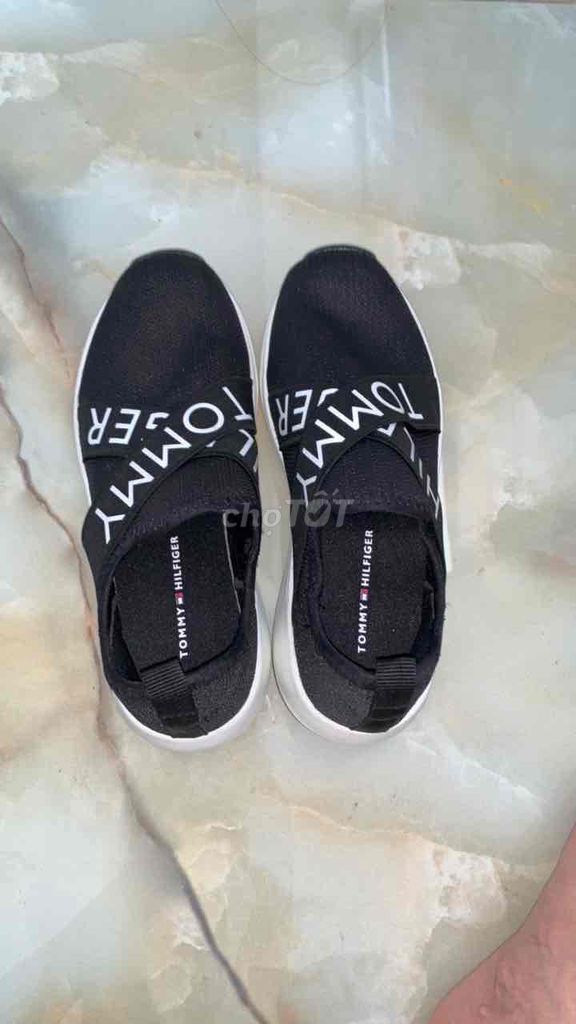 Giày thể thao Tommy Hilfiger Đen Thoáng khí. Mua bán Giày dép tại Quận Tân Phú Tp Hồ Chí Minh được đăng bởi Thanh My hình 1