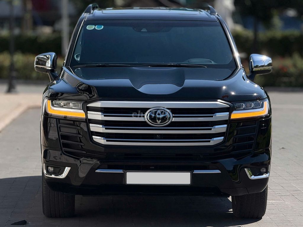 Toyota Land Cruiser 300 VXR V6 2023, Chất Như Mới. Mua bán Ô tô tại Quận Long Biên Hà Nội được đăng bởi Long Biên Cars hình 1