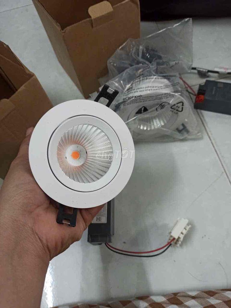 Đèn LED âm trần Philips Xitanium. Mua bán Đèn tại Quận 7 Tp Hồ Chí Minh được đăng bởi Tuấn anh hình 1