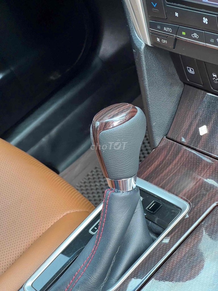 Toyota Camry 2018 2.5Q - 68000 km. Mua bán Ô tô tại Quận Long Biên Hà Nội được đăng bởi Le hao hình 10